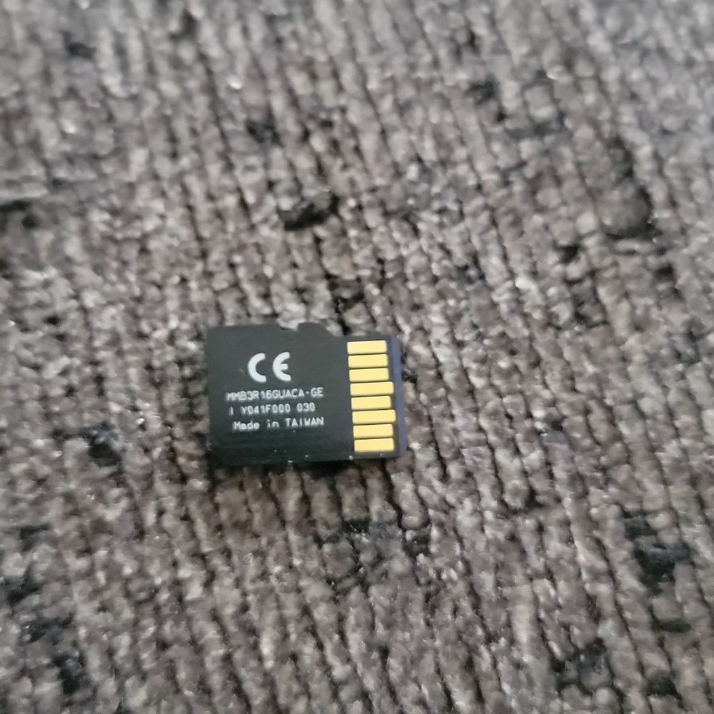 Samsung 16 GB micro SD card